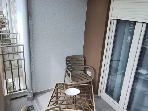 Izdavanje, jednosoban stan, 49m², Central Point, Podgorica - image 2