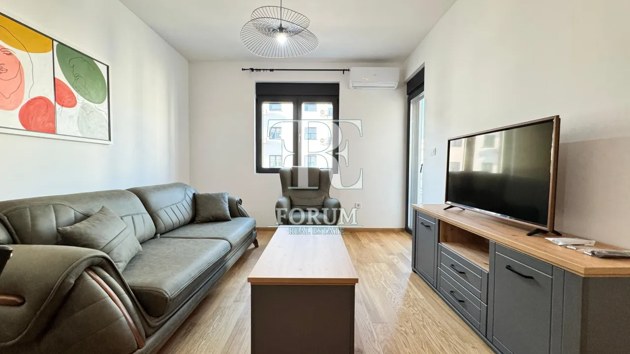 Izdavanje, jednosoban stan, 50m², City Kvart, Podgorica