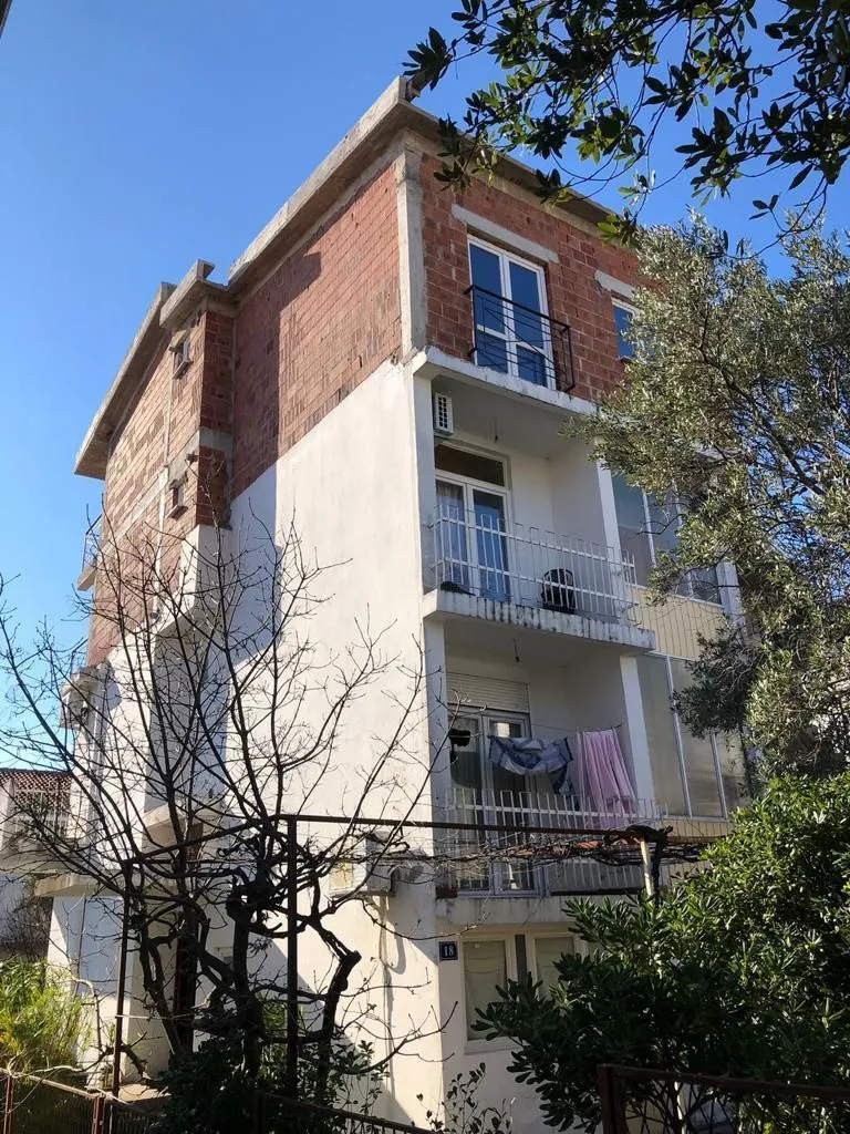 Prodaja, kuća, 365m², Šušanj, Bar