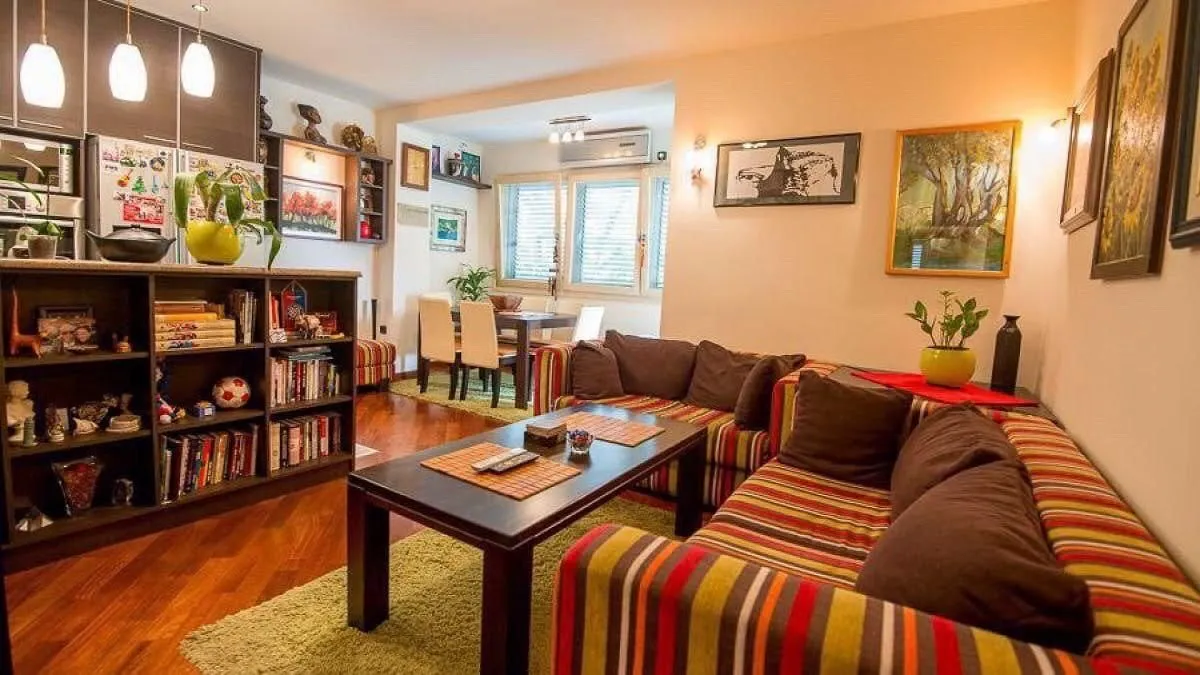 Prodaja, trosoban stan, 70m², Centar, Tivat
