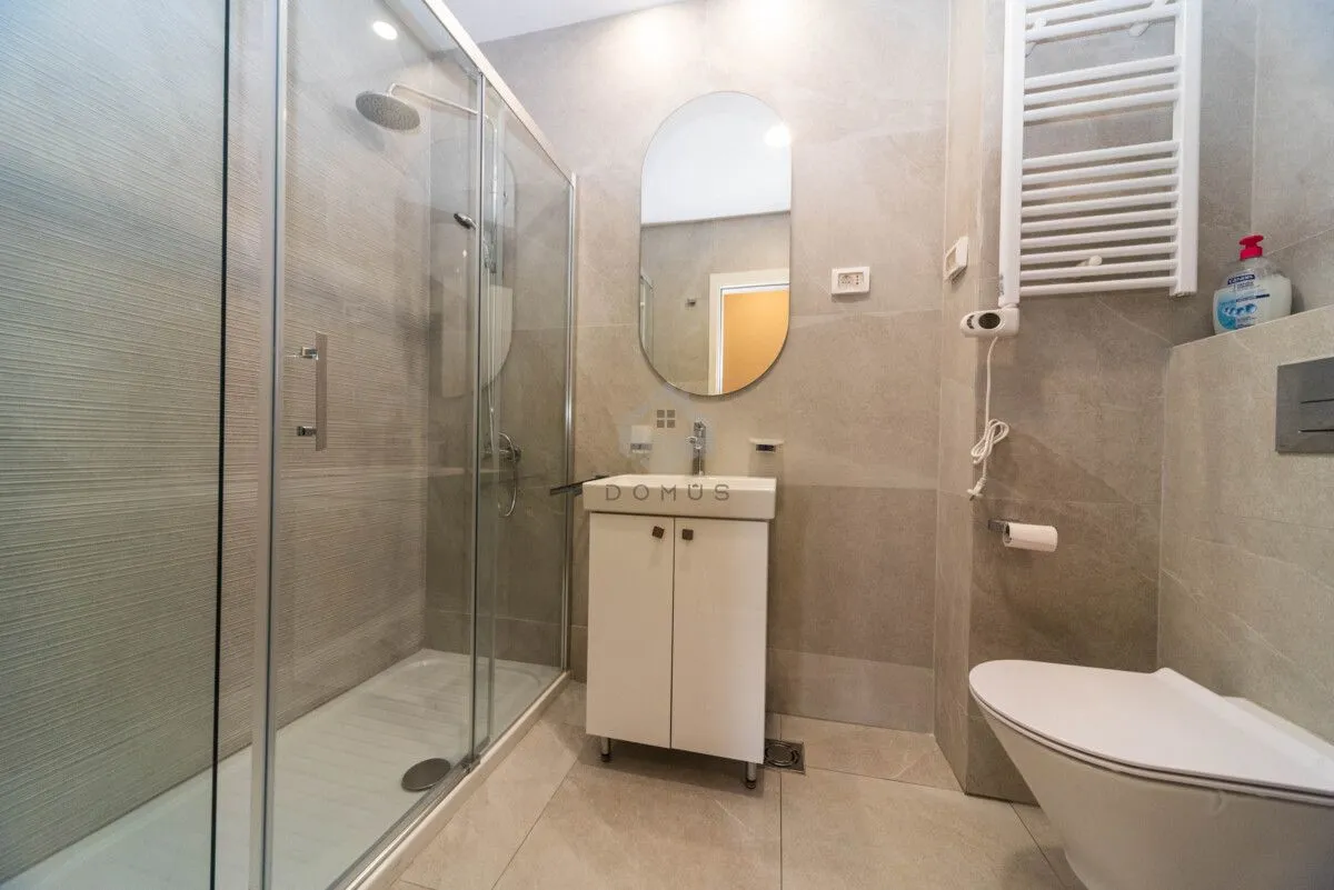 Izdavanje, poslovni prostor, 95m², Central Point, Podgorica
