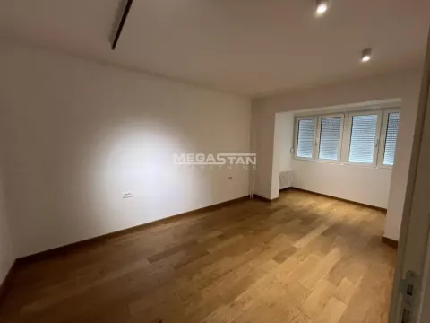 Prodaja, četvorosoban stan, 93m², Vračar Hram, Vračar Sve Podlokacije - image 7