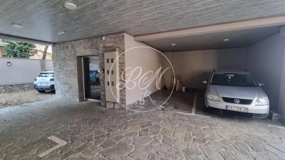 Prodaja, stan, 477m², Centar, Pančevo