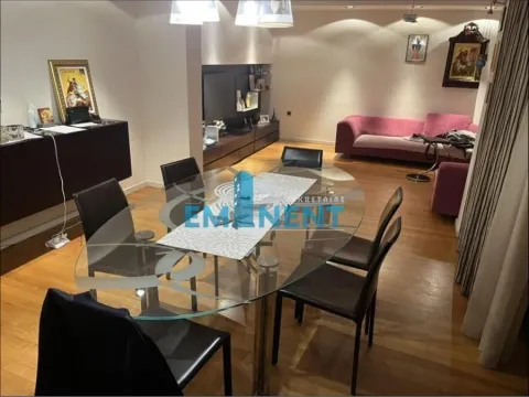 Sale, four bedroom apartment, 164m², Kalenić Pijaca, Vračar Sve Podlokacije