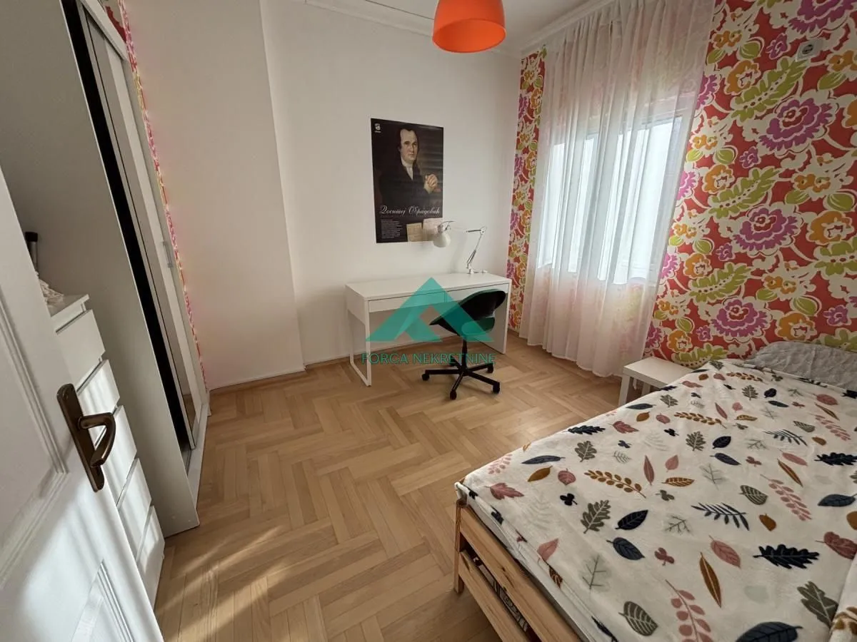 Prodaja, trosoban stan, 79m², Stari Grad, Beograd