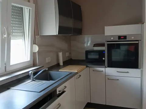 Izdavanje, dvosoban stan, 90m², Bar, Crna Gora - image 8