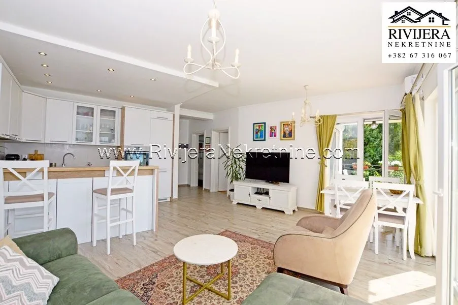 Prodaja, dvosoban stan, 70m², Baošići, Herceg Novi