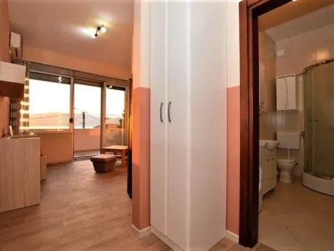 Izdavanje, jednosoban stan, 50m², Kumbor, Herceg Novi - image 3