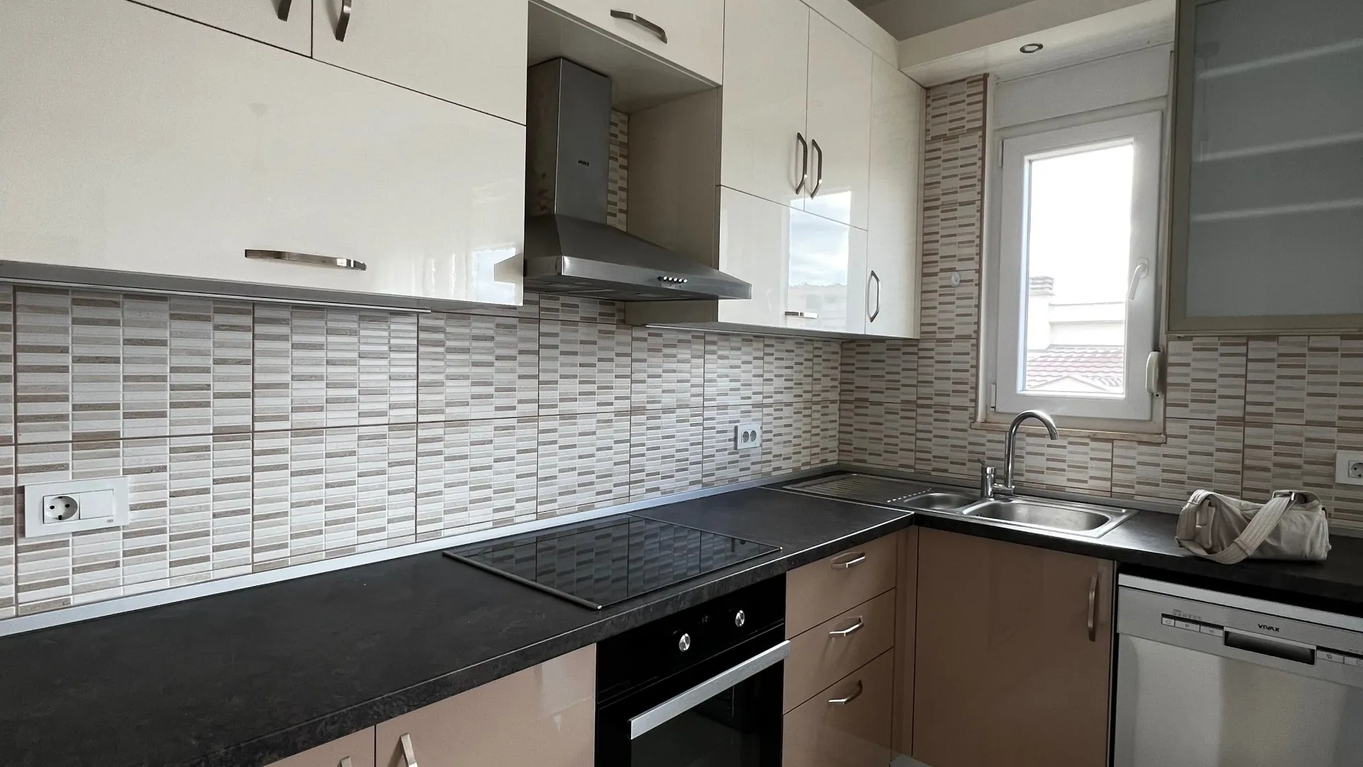 Prodaja, jednosoban stan, 52m², Konik, Podgorica