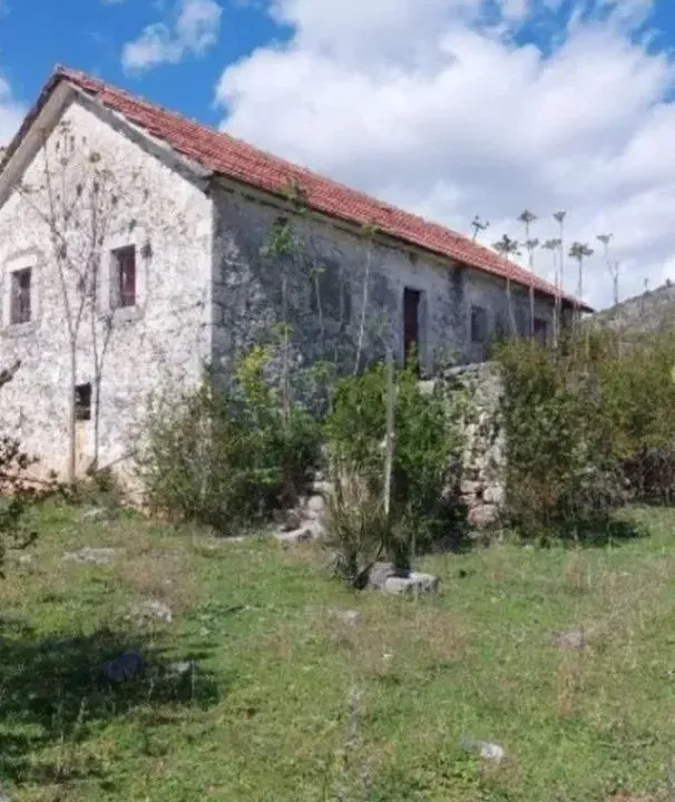 Prodaja, kuća, 90m², Podgorica, Crna Gora