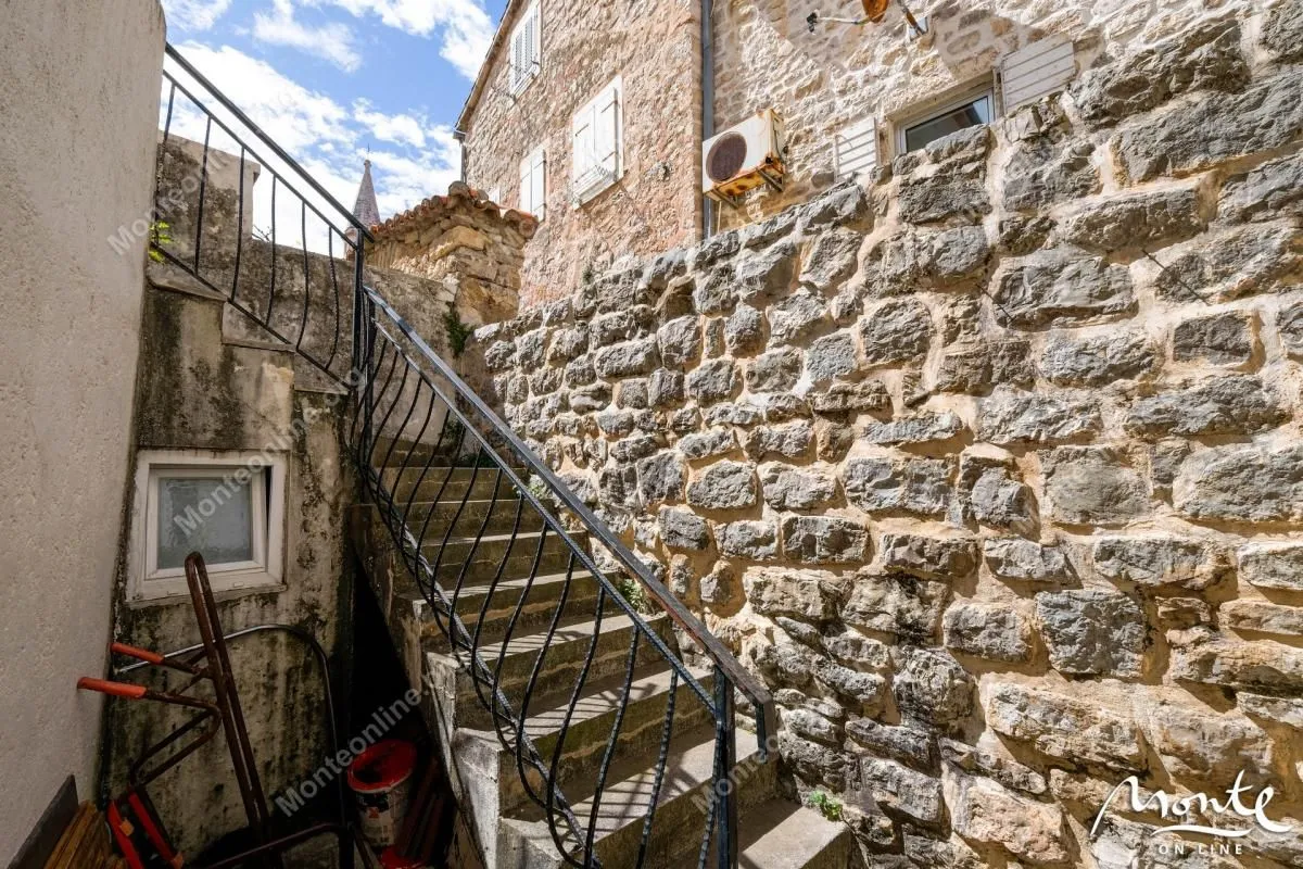 Sale, house, 91m², Stari Grad, Budva