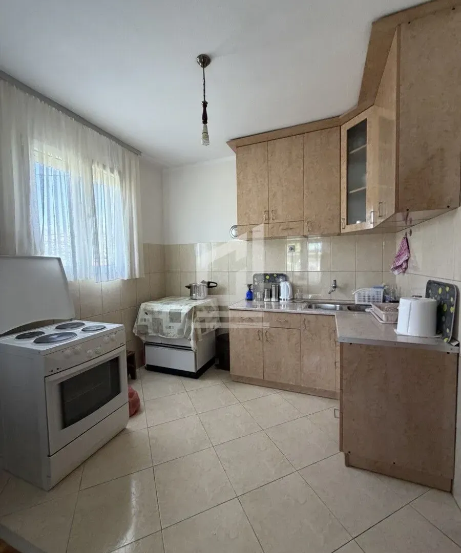 Prodaja, kuća, 187m², Zlatica, Podgorica