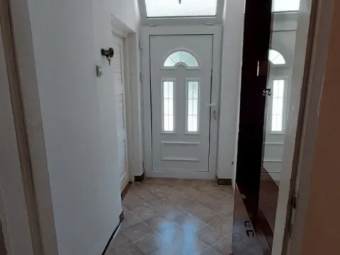 Prodaja, četvorosoban stan, 56m², Rakovica, Beograd - image 2