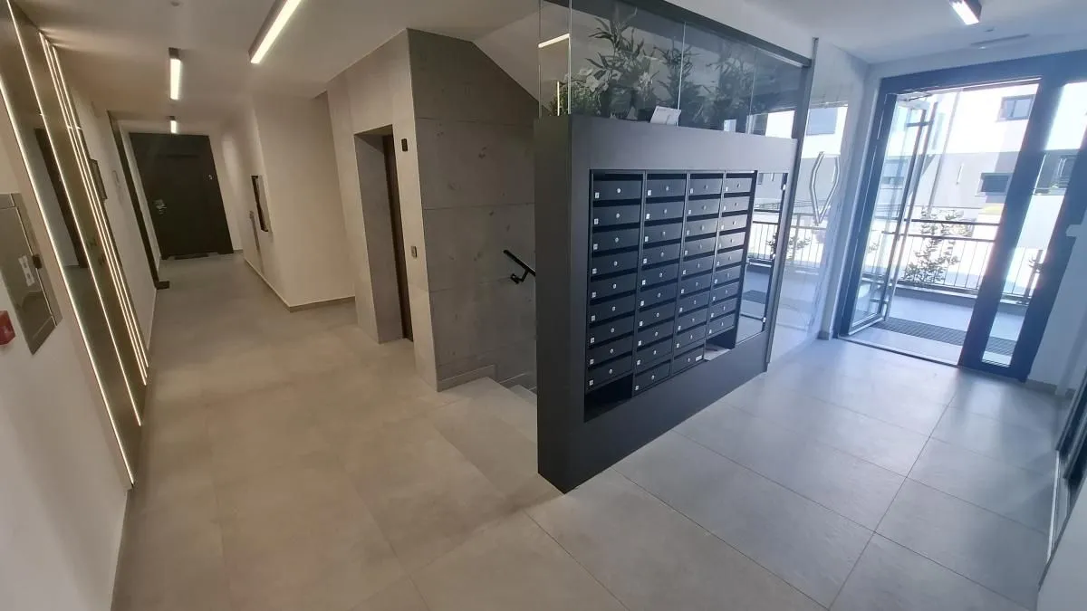Prodaja, jednosoban stan, 37m², Bulevar Evrope, Novi Sad Sve Podlokacije