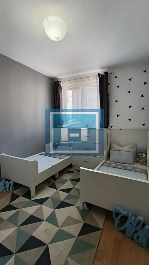 Prodaja, trosoban stan, 83m², Vašarište, Jagodina