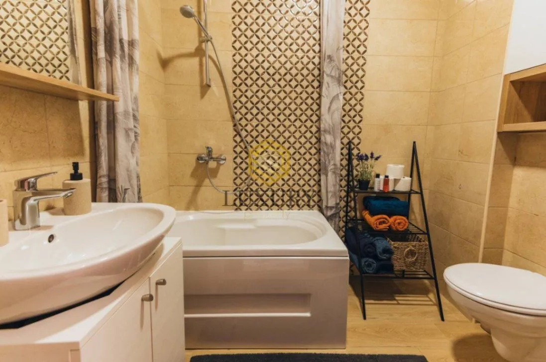 Izdavanje, dvosoban stan, 67m², Blok 9, Podgorica