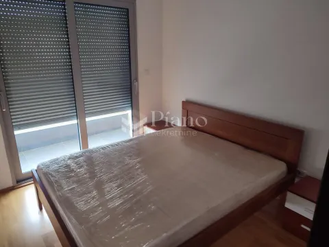 Rent, one bedroom apartment, 43m², Blok 9, Podgorica - image 5