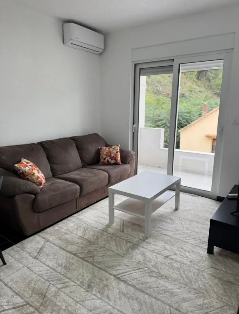 Izdavanje, jednosoban stan, 50m², Polje, Bar