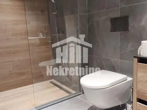 Izdavanje, trosoban stan, 88m², Savski Venac, Beograd - image 11