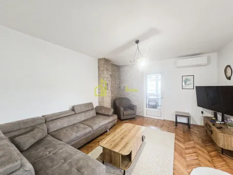 Izdavanje, dvosoban stan, 90m², Zagorič, Podgorica - image 1