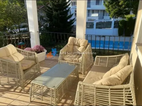 Rent, four bedroom apartment, 250m², Savski Venac, Beograd - image 27