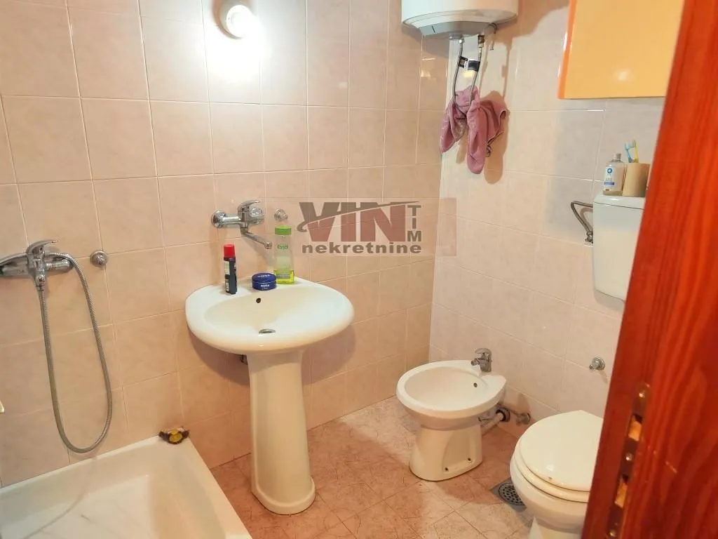 Prodaja, trosoban stan, 71m², Karaburma, Palilula Sve Podlokacije