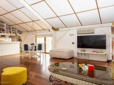 Izdavanje, trosoban stan, 110m², Stari Grad, Beograd