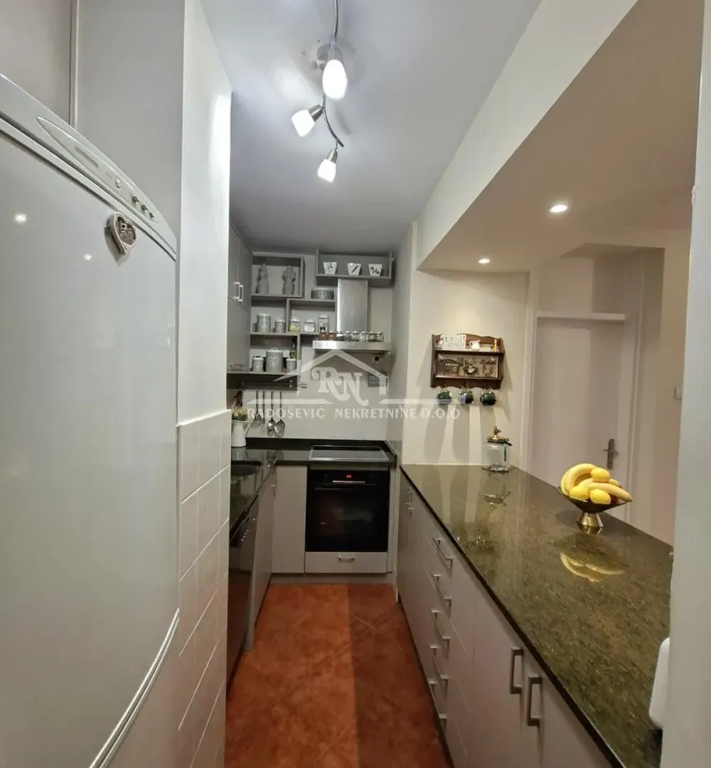 Prodaja, trosoban stan, 77m², Banjica, Voždovac Sve Podlokacije
