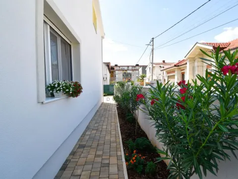 Sale, house, 180m², Blok 9, Podgorica - image 14