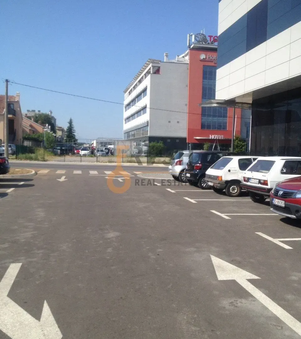 Sale, office space, 3500m², Stari Aerodrom, Podgorica