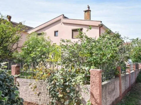 Izdavanje, kuća, 85m², Stari Aerodrom, Podgorica - image 2