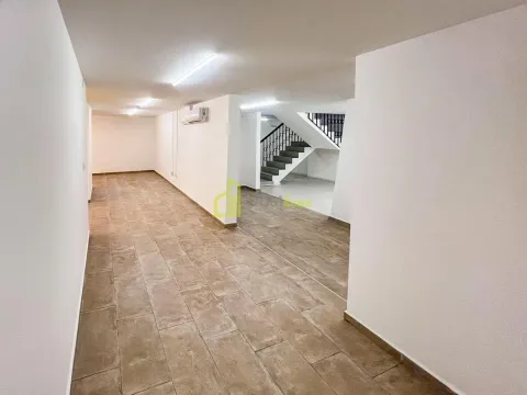 Rent, office space, 294m², Blok 5, Podgorica - image 10