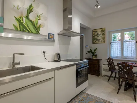 Rent, house, 587m², Dobrota, Kotor - image 8