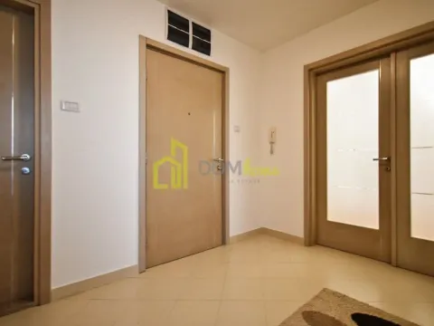 Izdavanje, trosoban stan, 150m², Preko Morače, Podgorica - image 7