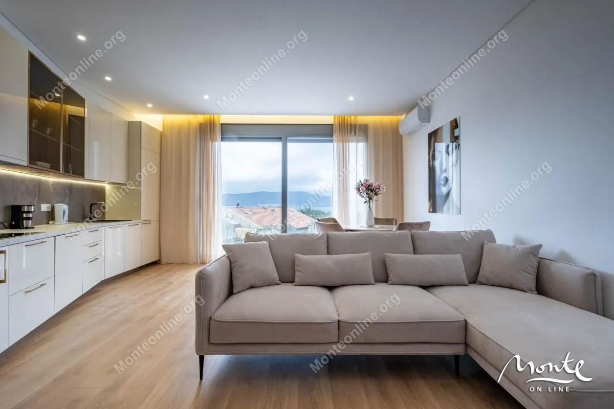 Prodaja, dvosoban stan, 76m², Tivat, Crna Gora