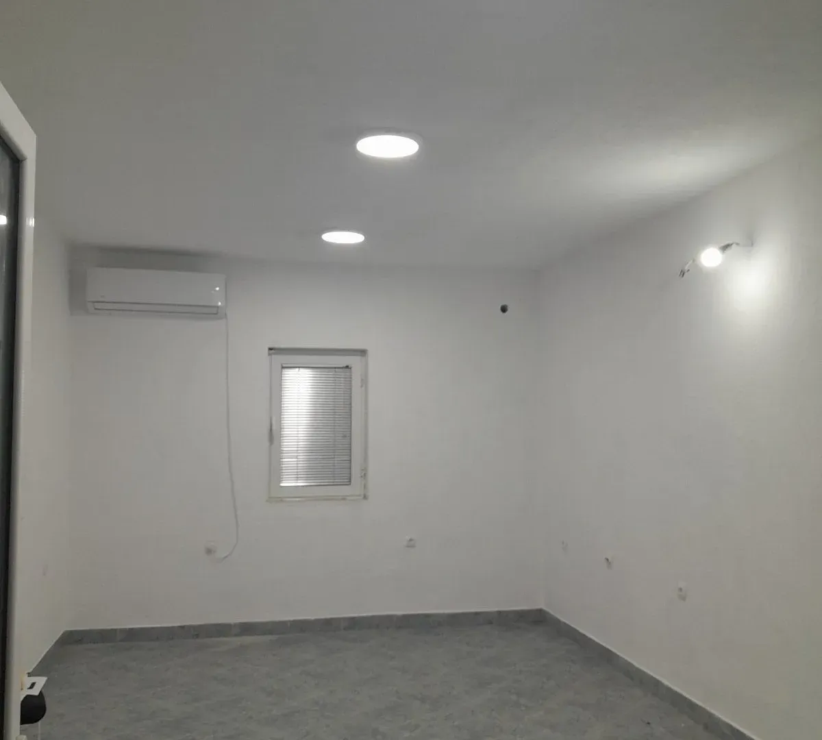 Izdavanje, poslovni prostor, 46m², Masline, Podgorica
