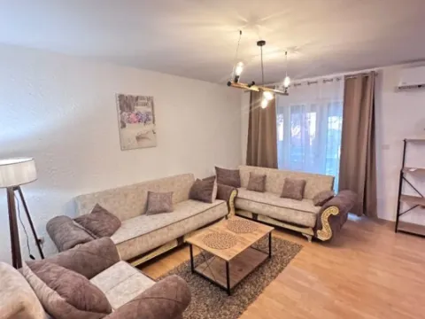 Izdavanje, kuća, 100m², Tološi, Podgorica