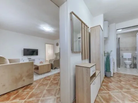 Izdavanje, jednosoban stan, 55m², Dobre Vode, Bar - image 7