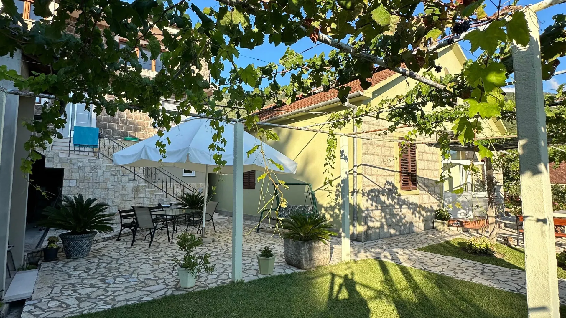 Sale, house, 110m², Gradiošnica, Tivat