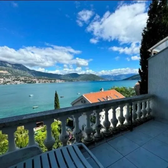 Prodaja, garsonjera, 33m², Njivice, Herceg Novi
