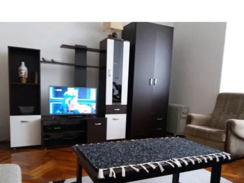 Izdavanje, jednosoban stan, 28m², Centar, Podgorica - image 3