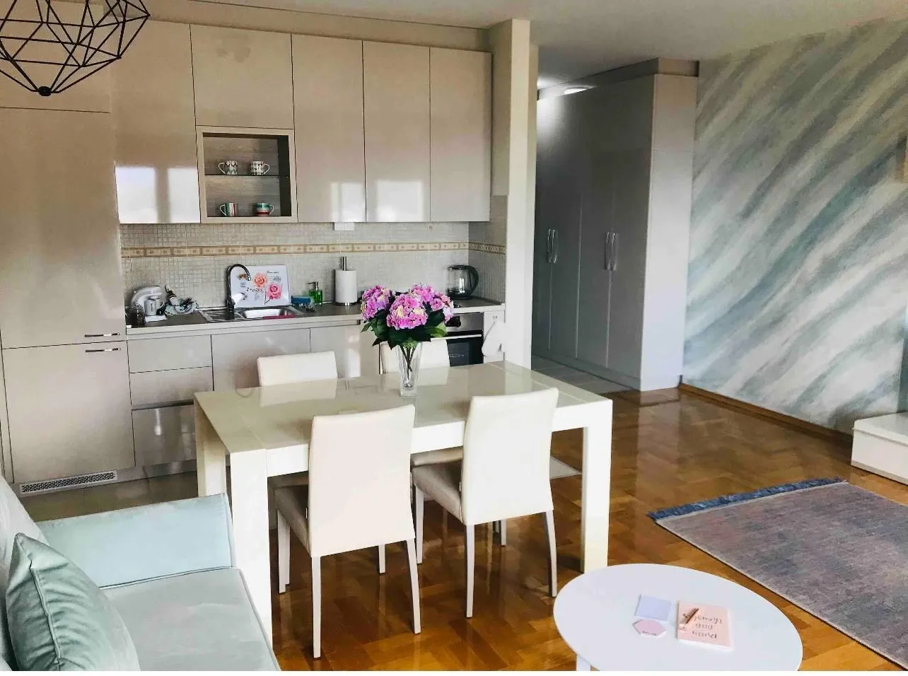 Prodaja, garsonjera, 45m², Bečići, Budva