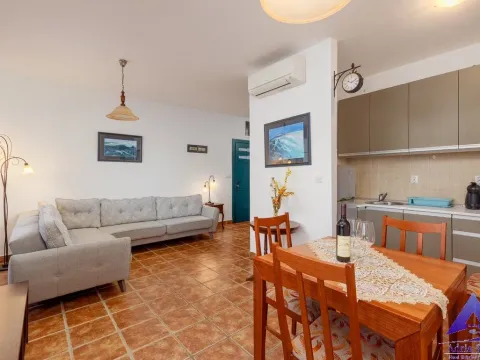 Sale, two bedroom apartment, 84m², Kostanjica, Kotor - image 3