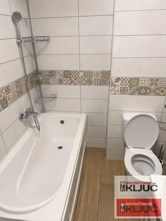 Prodaja, trosoban stan, 59m², Petrovaradin, Novi Sad