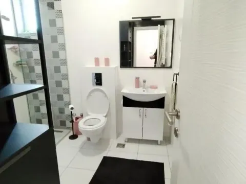 Izdavanje, trosoban stan, 67m², Bulevar patrijarha Pavla, Novi Sad Sve Podlokacije - image 9