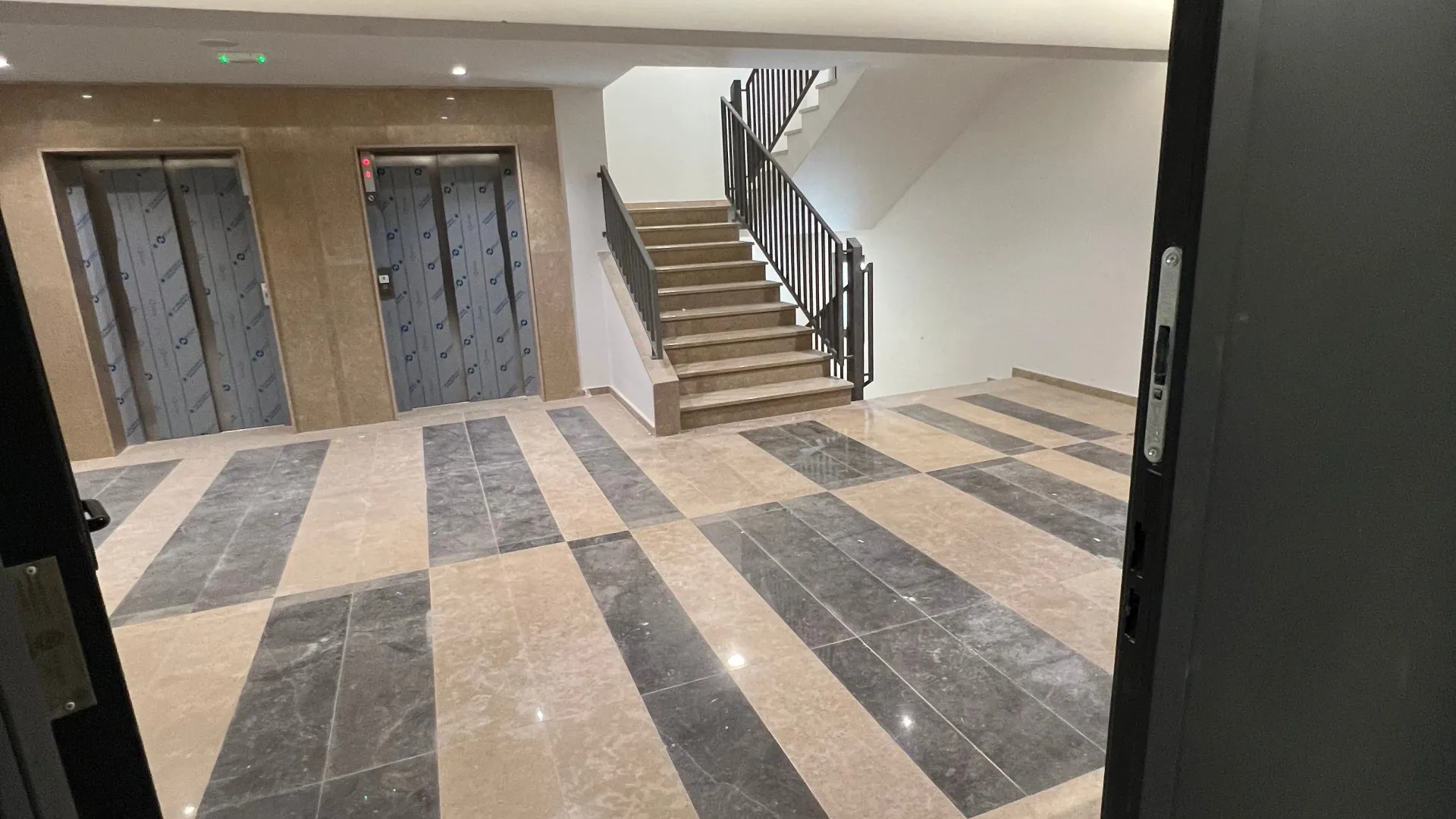 Prodaja, jednosoban stan, 49m², Ilino, Bar