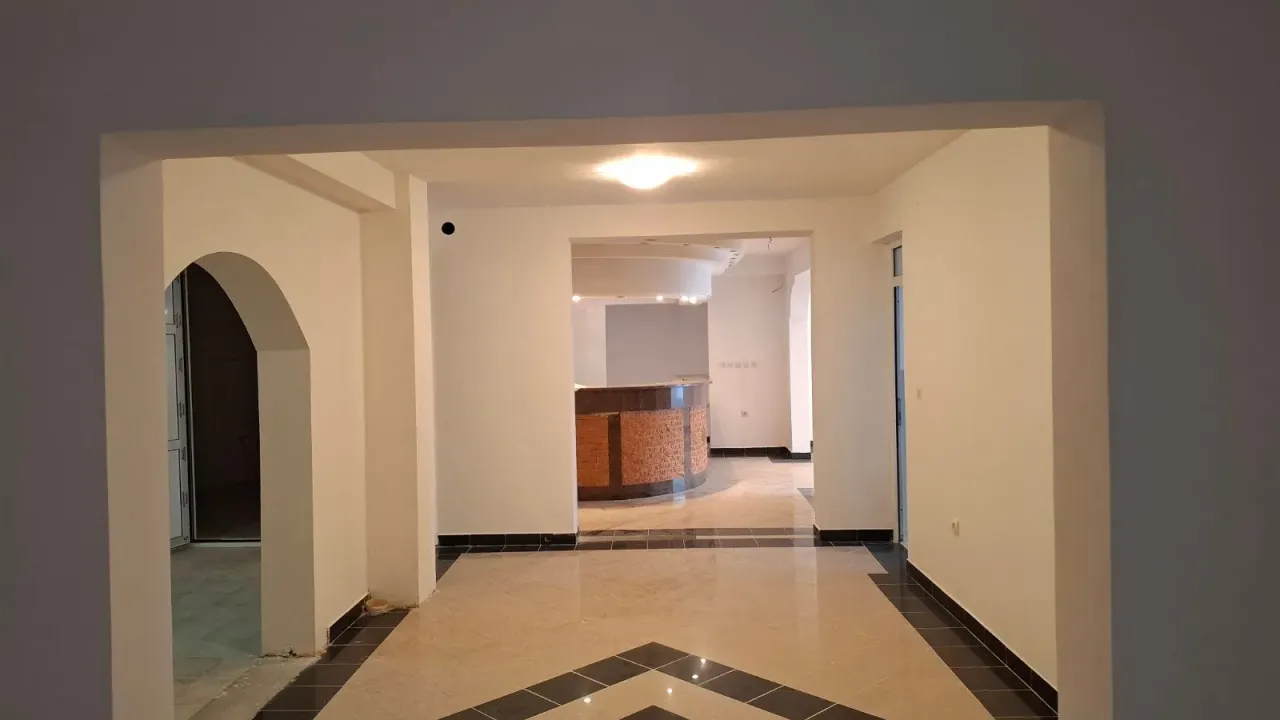 Prodaja, poslovni prostor, 173m², Petrovac, Budva