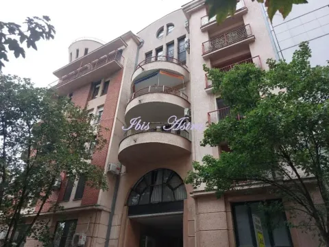 Prodaja, četvorosoban stan, 111m², Stari Grad, Beograd - image 18