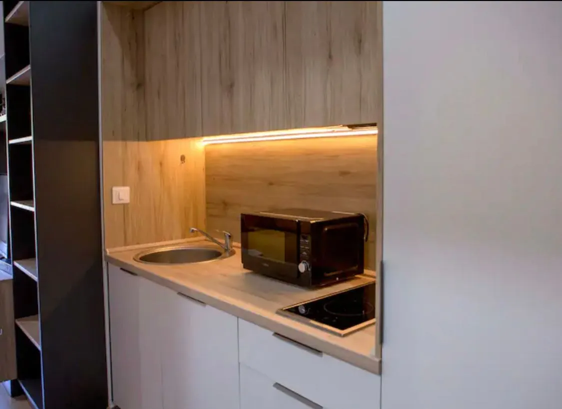 Izdavanje, garsonjera, 25m², Pod Kuk, Tivat