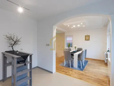 Izdavanje, poslovni prostor, 418m², Jajinci, Voždovac Sve Podlokacije - image 4